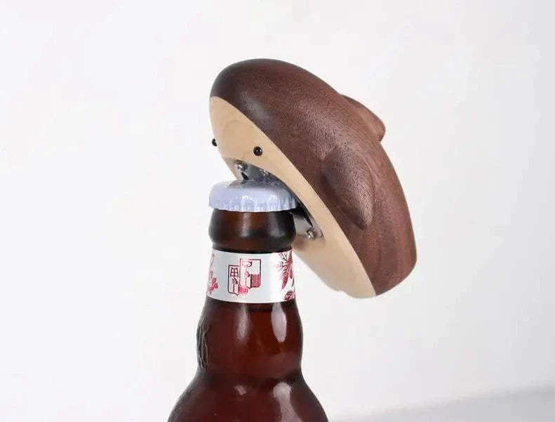 Abridor Criativo Tubarão em Madeira de Carvalho-Kasamô