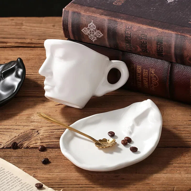 Conjunto Xícara + Pires - O Beijo-Kasamô