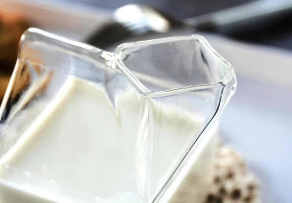 Copo/Jarra em Formato de Caixa de Leite em Vidro-Kasamô