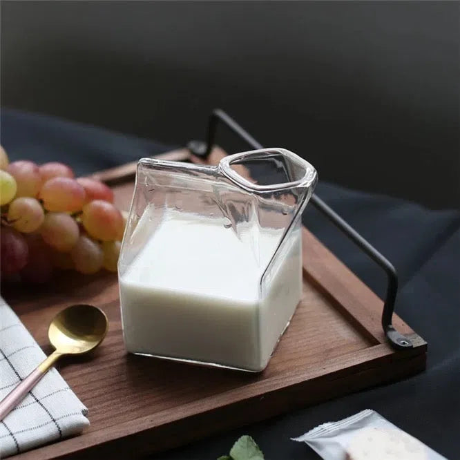 Copo/Jarra em Formato de Caixa de Leite em Vidro-Kasamô