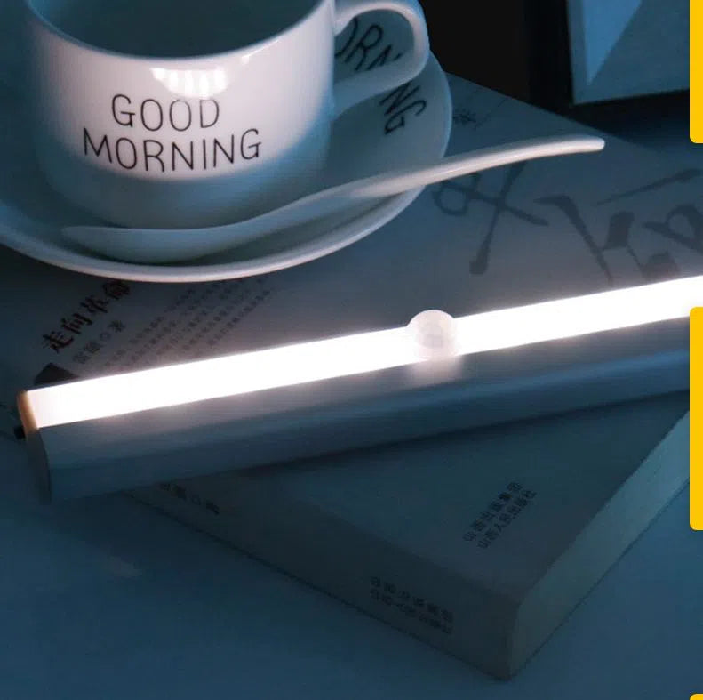 Luminária de Led Inteligente com Sensor de Movimento - Urbane Led-Kasamô