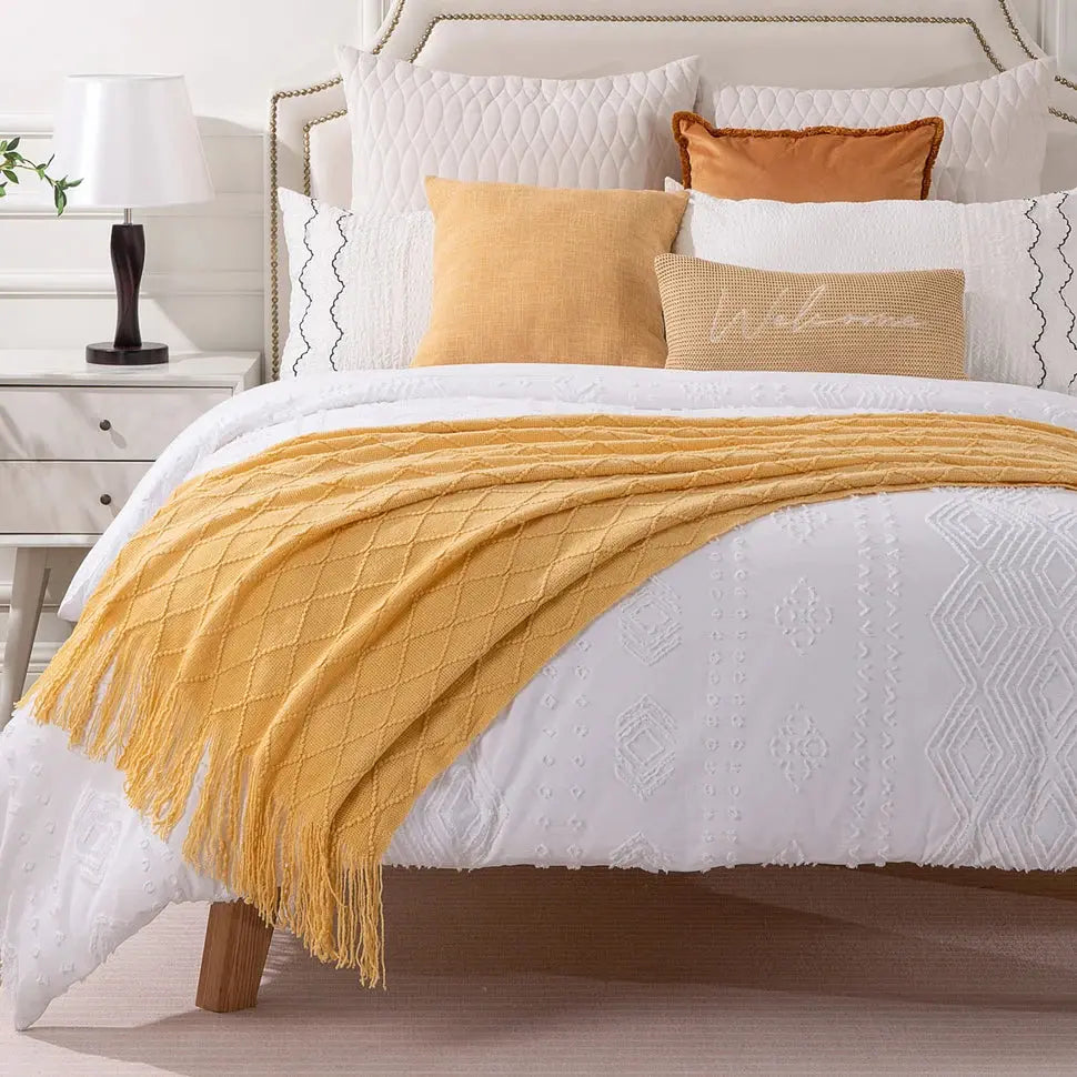 Manta Bordada com Tiras