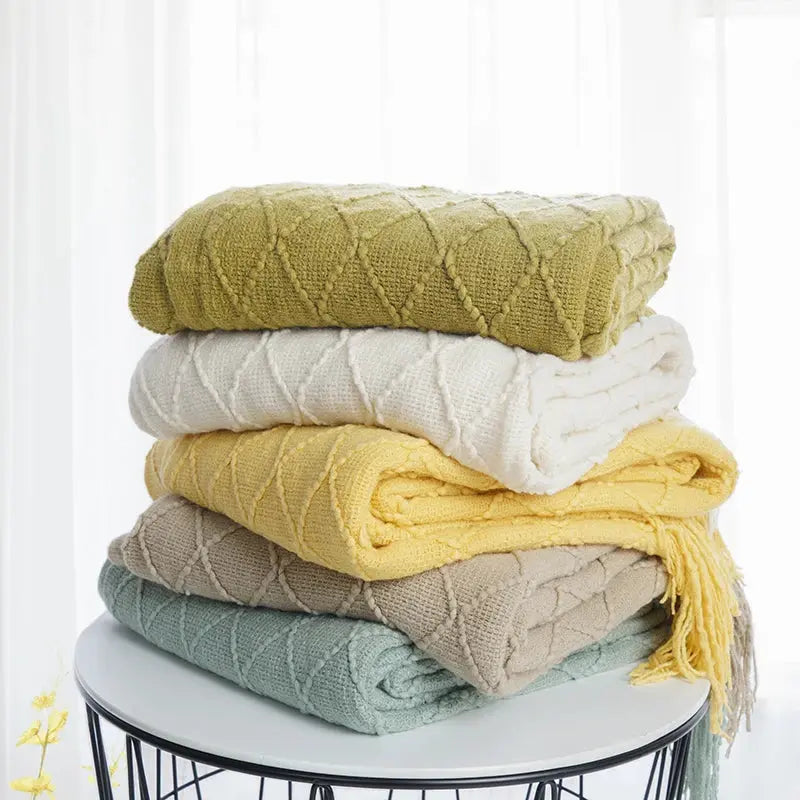 Manta Bordada com Tiras