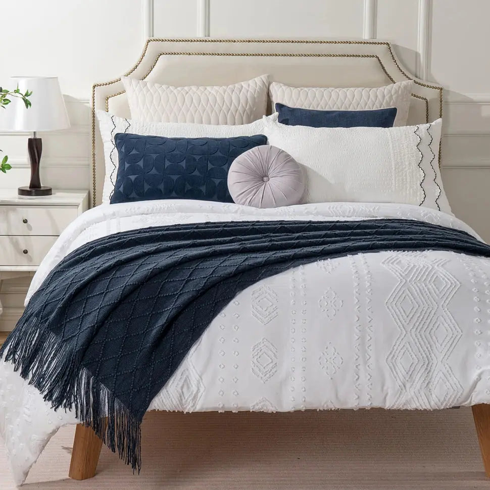 Manta Bordada com Tiras