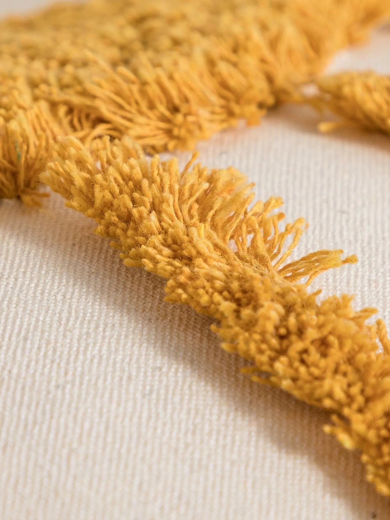 Capa de almofada série Sol Amarelo em Algodão boêmio Bordado