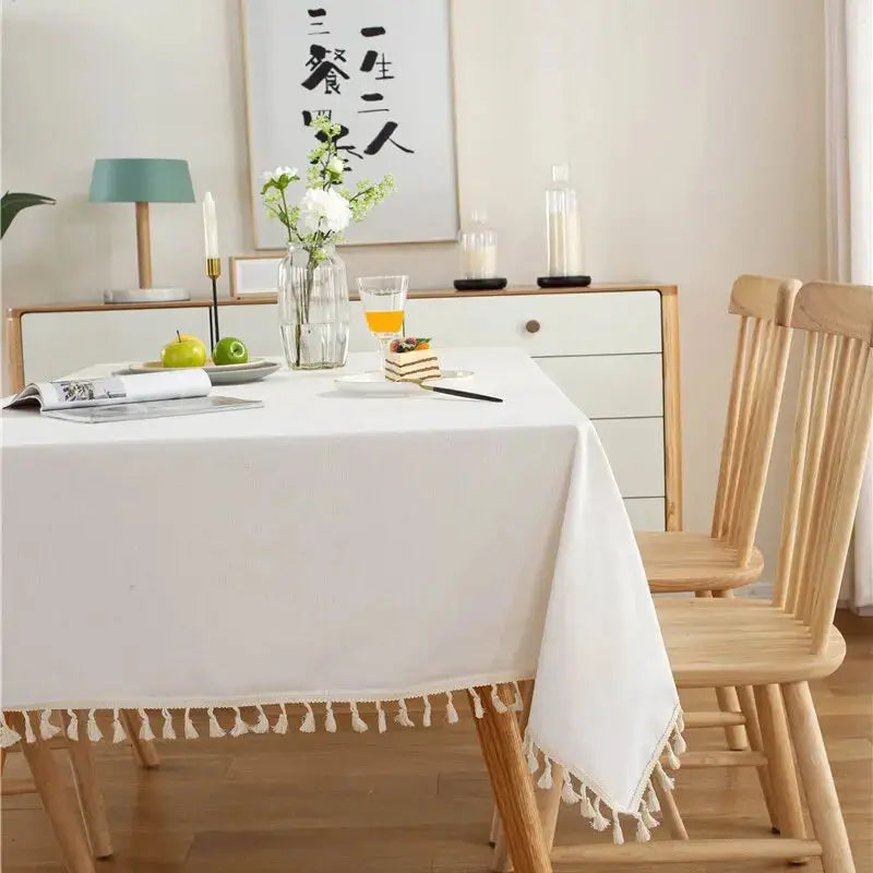 Toalha de Mesa Retangular de Algodão Branco com Borlas Decorativas