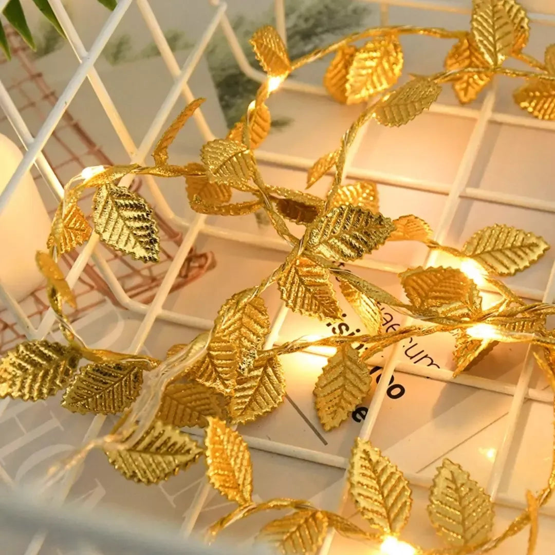 Trepadeira Artificial Folhas de Ouro com Luz de Led Kasadecor-Kasamô