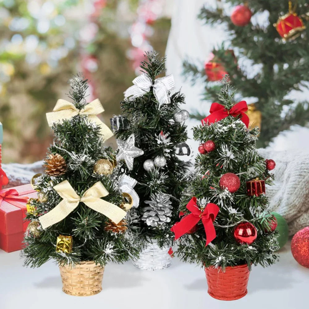 Mini árvore de Natal Led com Enfeites e Agulhas de Pinheiro Kasamô