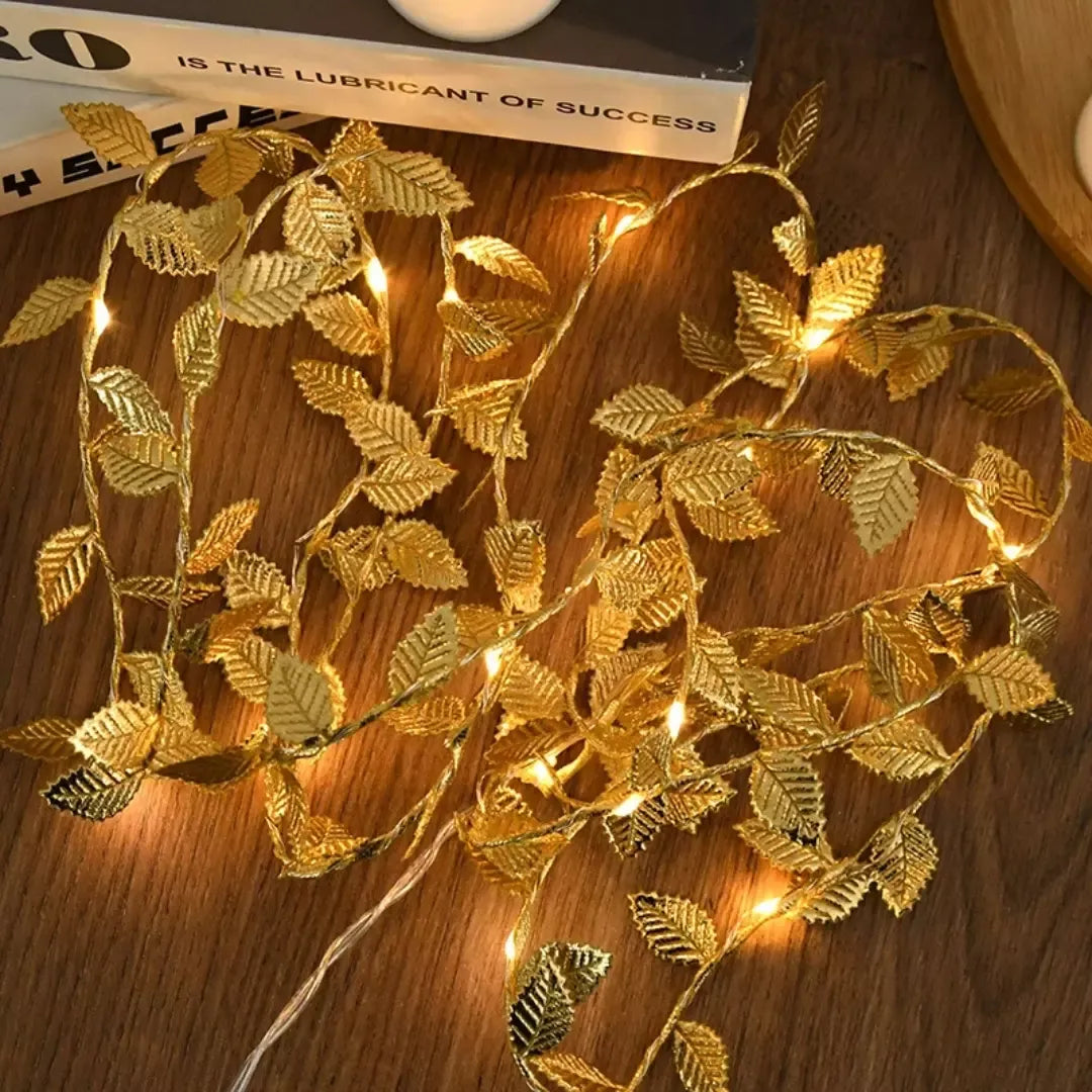 Trepadeira Artificial Folhas de Ouro com Luz de Led Kasadecor-Kasamô