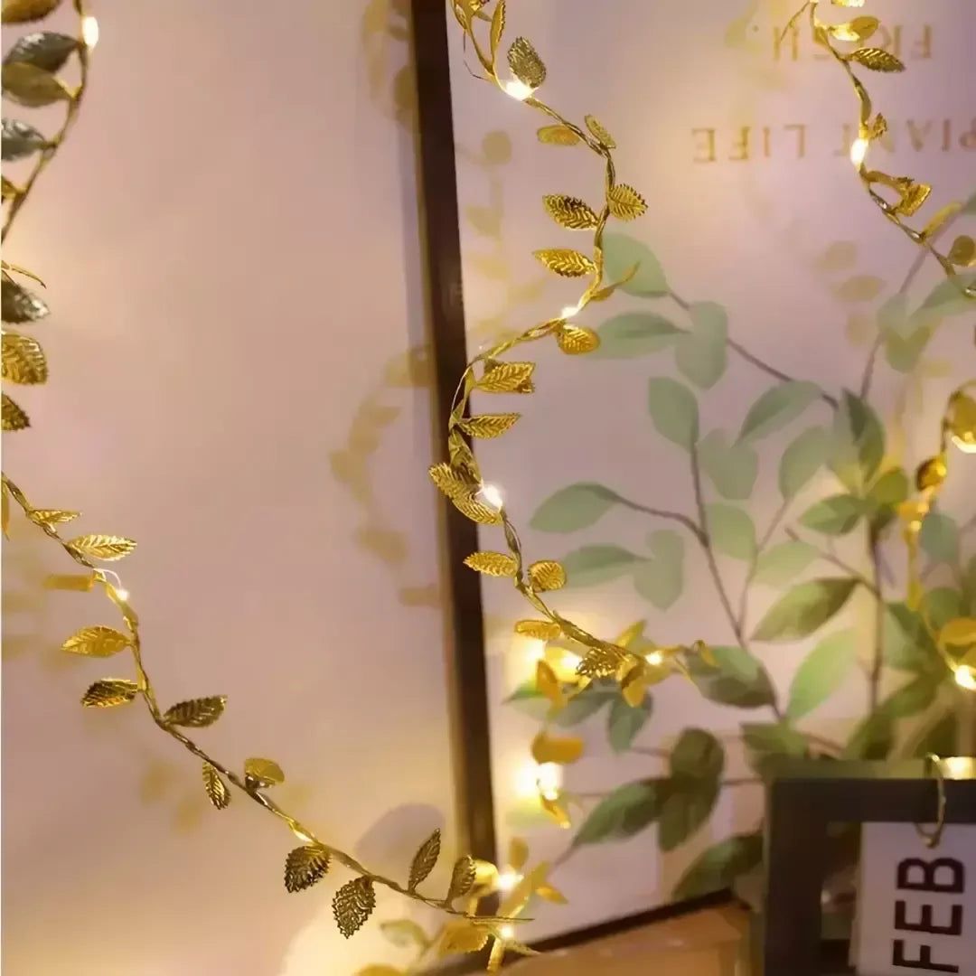 Trepadeira Artificial Folhas de Ouro com Luz de Led Kasadecor-Kasamô