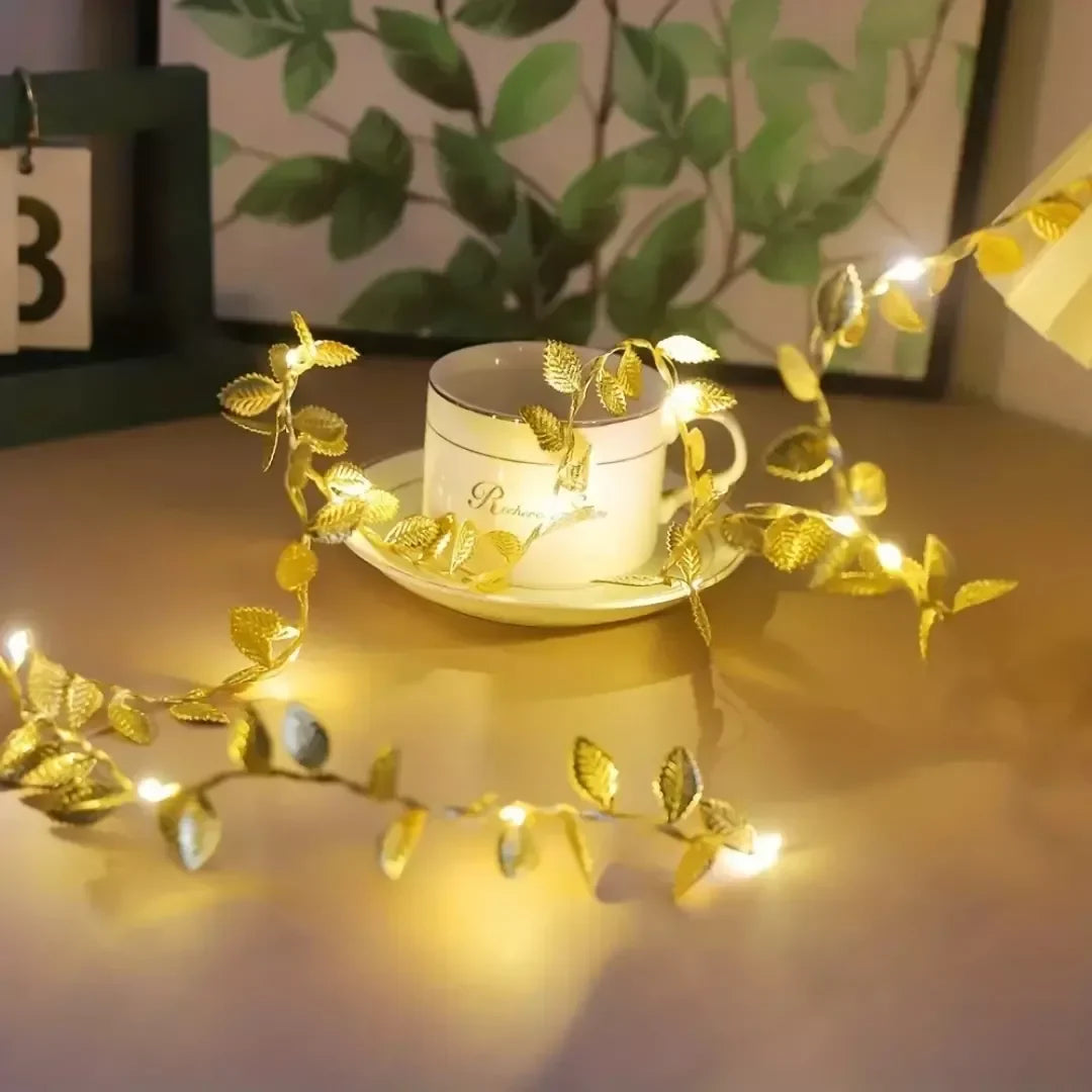 Trepadeira Artificial Folhas de Ouro com Luz de Led Kasadecor-Kasamô